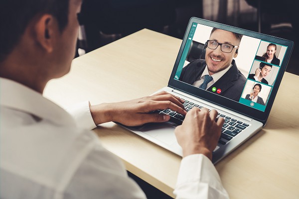 Treinamento a distância: Descubra como implementar na sua empresa