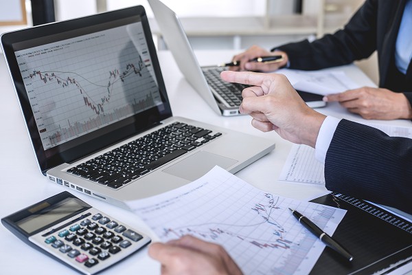 Comprar ou Alugar Computadores?  Vantagens e Desvantagens