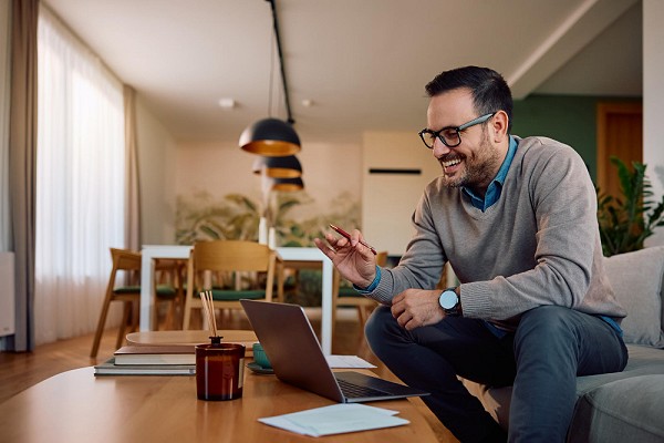 A economia do trabalho híbrido: telecomunicação como ferramenta de eficiência