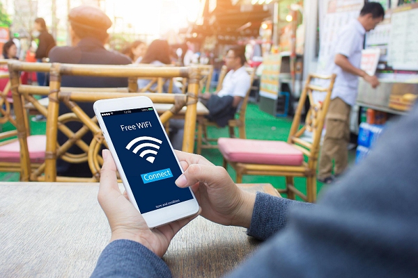 Como se proteger de hackers em redes públicas de wi-fi?