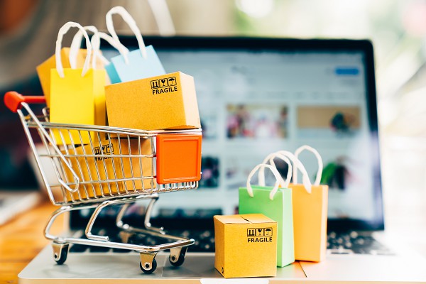 Qual a diferença entre e-commerce e marketplace?