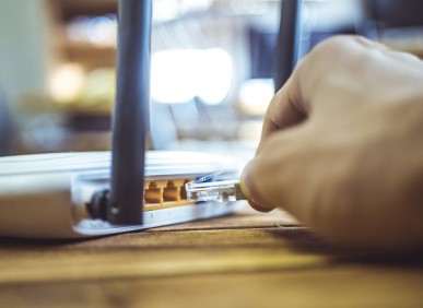 Como conectar dois roteadores em uma rede doméstica
